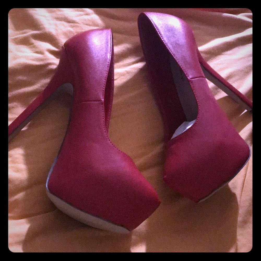 Heels red